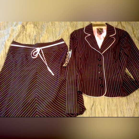 My Michelle 2-Piece Skirt & Jacket, Pin-Striped, Size: 3/4, Suit (CL-3) - Picture 7 of 8